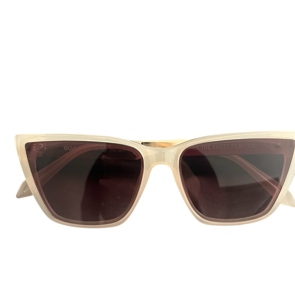 NWOT quay high key twist